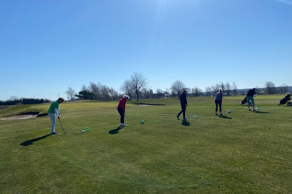 Lyckad premiär för golfskolan