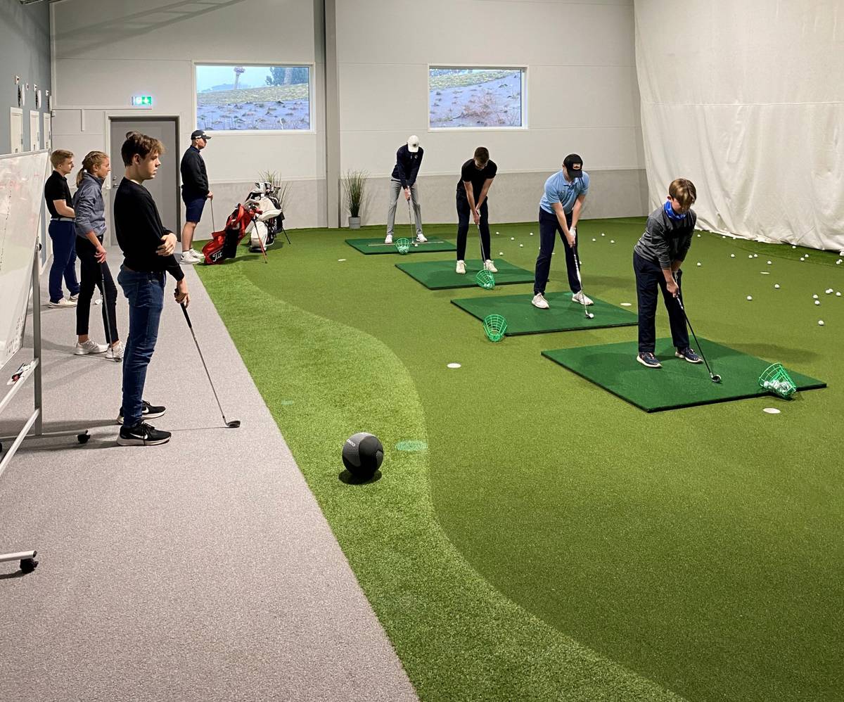 I golfhallen, där vi även har vår Trackman-simulator, finns också bra möjligheter till träning.