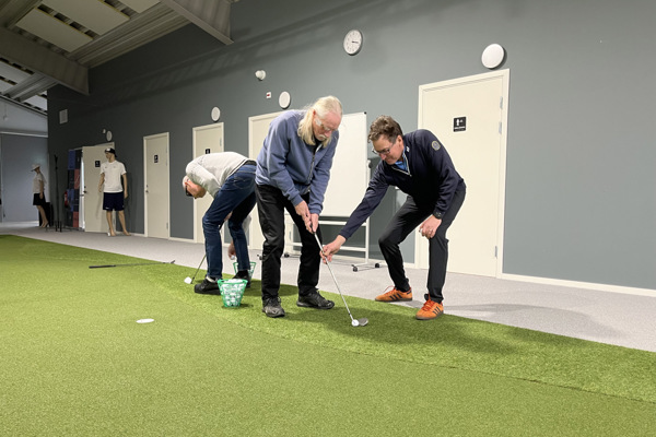 Inomhusträning för synskadade på Tomelilla Golf