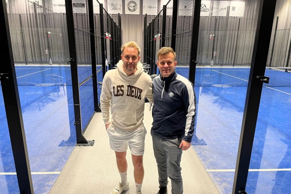 Tränarduo lyfter padeln i Tomelilla